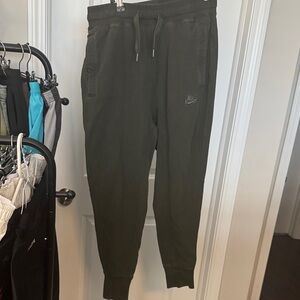 Nike Men's Olive Green Joggers